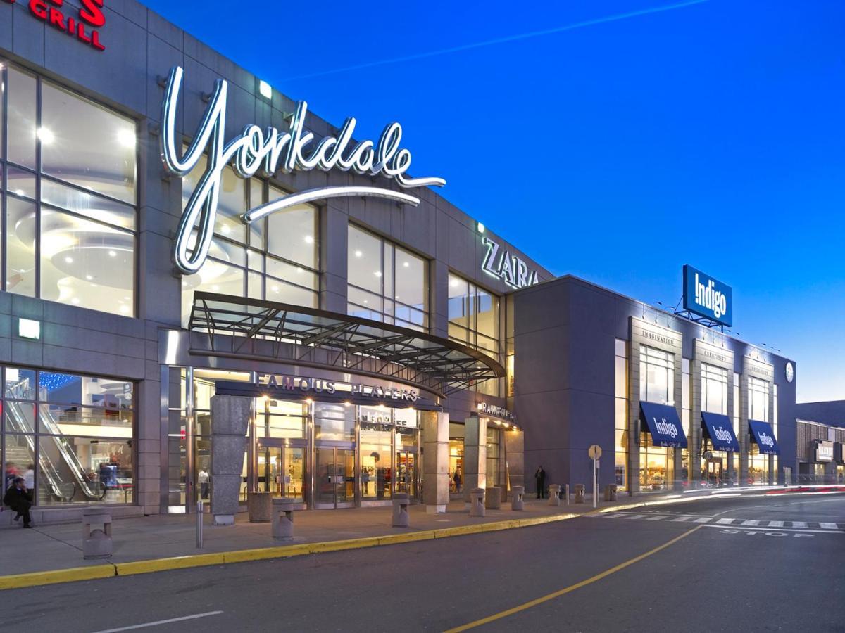 Beautiful Townhouse Near Yorkdale Mall, Wilson Subway Apartment โตรอนโต ภายนอก รูปภาพ